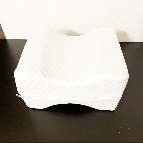 Luna Between-The-Knee Pillow for Side Sleepers - Picture 1 of 4